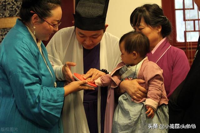 抓周是什么意思，抓周印章代表什么意思（抓周啦～宝宝10步抓周详细流程攻略～搬来即用）