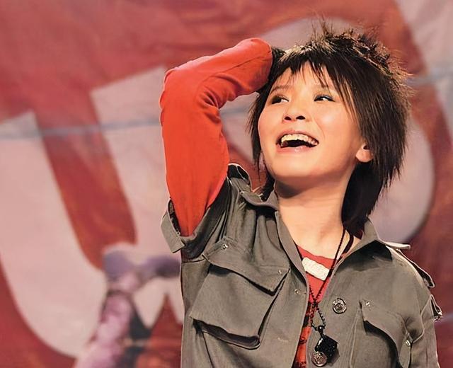 蝴蝶泉边黄雅莉，蝴蝶泉边简谱（被“超女之母”夏青视为亲女儿的黄雅莉现在怎么样了）