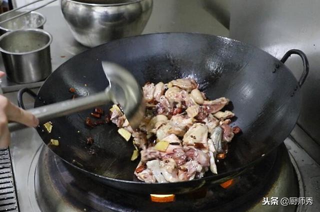 炒鸡的做法教你怎么做炒鸡，炒鸡的做法 最正宗的做法窍门（这才是炒鸡的正确做法）