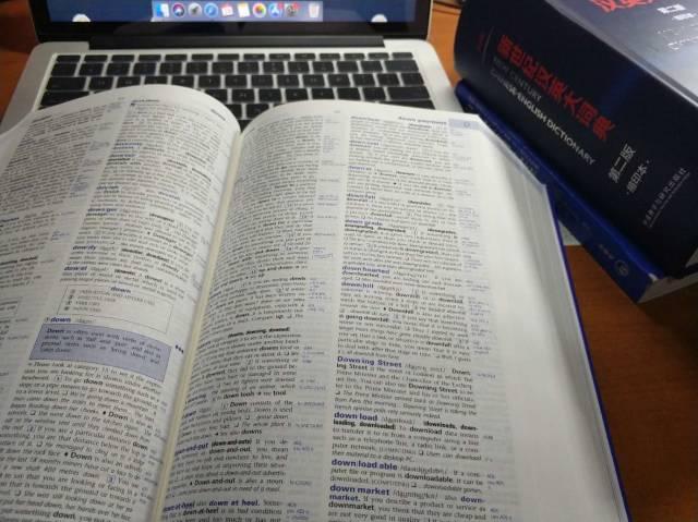 如何用PPT将中文转换为英文，怎么将ppt中文转换为英文（6秒钟翻译一个全英PPT）