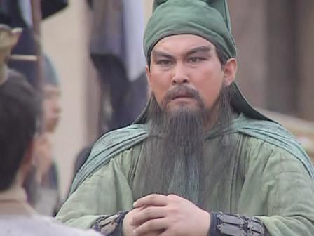 魏延被封为县侯，为何诸葛亮只是乡侯（谁的爵位更高呢）