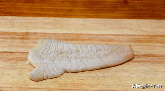 象拔蚌是什么，象拔蚌是什么梗?真正的象拔蚌好吃吗（配上春天的韭菜和豆芽）