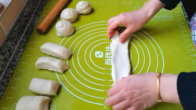 自制手抓饼皮的做法，自制手抓饼皮的做法简单（做成手抓饼或酱香饼）