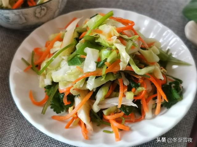 东北酸黄瓜的腌制方法，腌制黄瓜的方法和配方（10道咸菜的腌制方法）