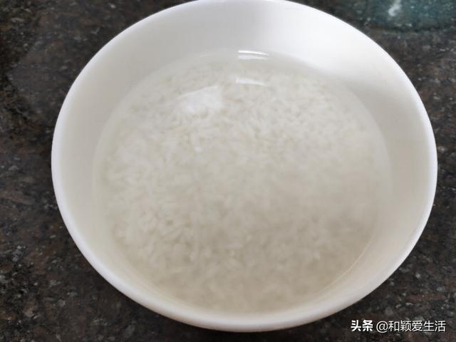 糯米莲藕丸子的做法窍门，糯米莲藕丸子的制作方法和材料（莲藕糯米丸子）