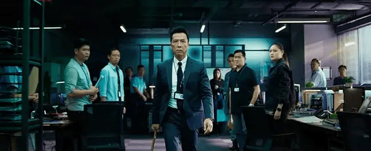 谢霆锋甄子丹合影，直言：近十年最满意的影片