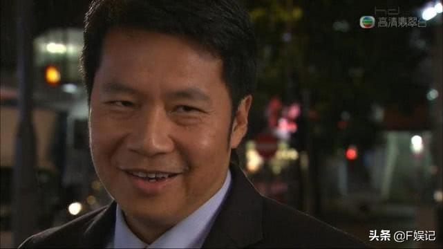 张学友的《有个人》 歌词，张学友的《有个人》（现实却每年都手写充满爱的卡片给太太）