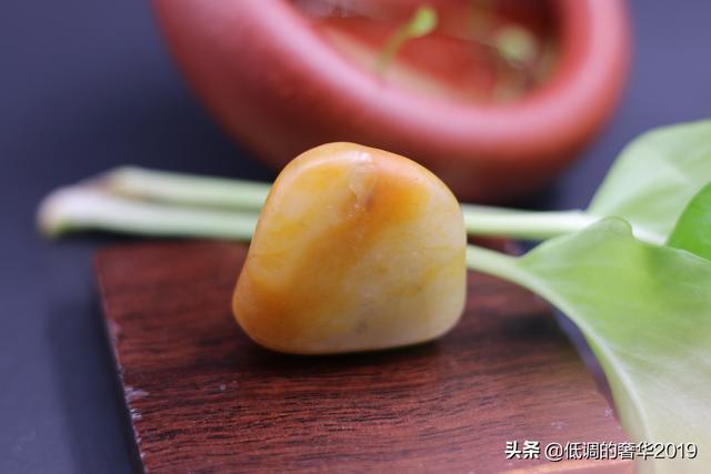 玉是通过什么方式养人的，怎么养玉才能透亮（日常怎么养玉）