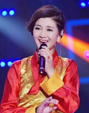 降央卓玛是男是女，降央卓玛照片（37岁降央卓玛太接地气）