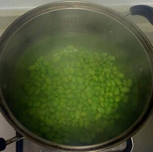 图片[2]-【毛豆炒鸡蛋】做法步骤图 还益智补脑 超级简单易做-起舞食谱网