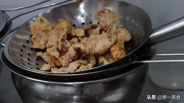 锅包肉的汁怎么调，锅包肉的家常调汁（厨师长教你做锅包肉）