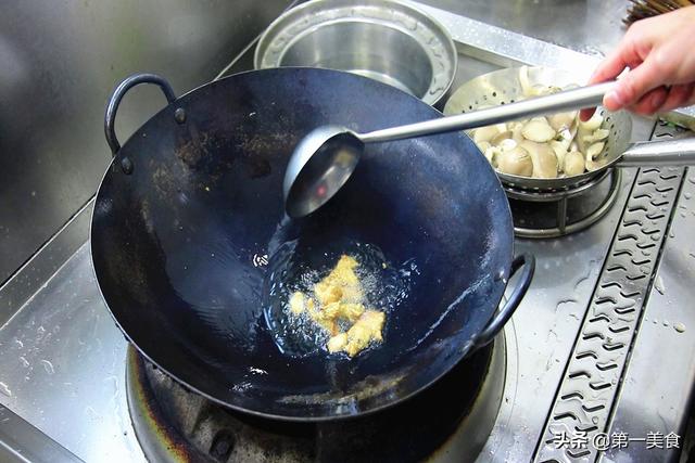 炒蘑菇怎么做好吃，炒菌菇最好吃的做法大全（大火一炒、2分钟出锅）