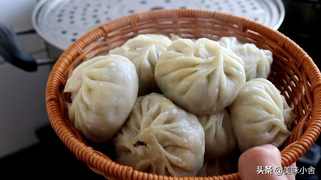 蒸包子发面的方法，包子如何发面蒸得又快又好（个个松软洁白不塌陷）