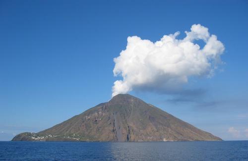 世界上所有火山都在哪儿，世界著名的十大火山