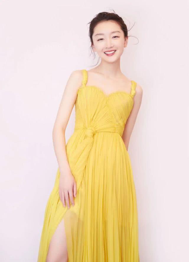 周冬雨是影后吗，周冬雨是影后吗知乎（周冬雨捧回金马金像双科影后）