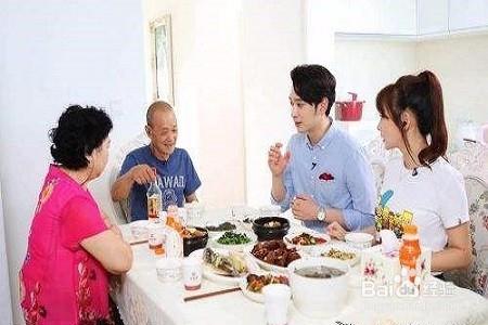 拜访的意思是什么，拜访的意思是什么意思（究竟要如何区分作客、做客、座客、坐客呢）