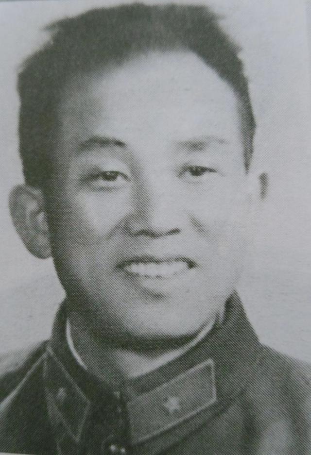 二级独立自由勋章，我军1955年颁发的是哪三种勋章（1955年授衔时南京军区第31军授衔大校以上人员的职级、勋章与薪金）