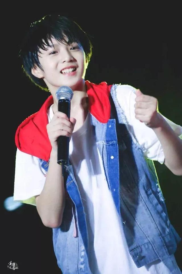 刘耀文头像女生专用，刘耀文｜帅且自知的靓仔微信（壁纸加头像）