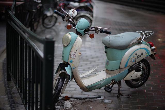 电瓶车锂电池好还是铅酸电池好，电瓶车电池是锂电池好还是铅酸电池好（电动车选择锂电池好）