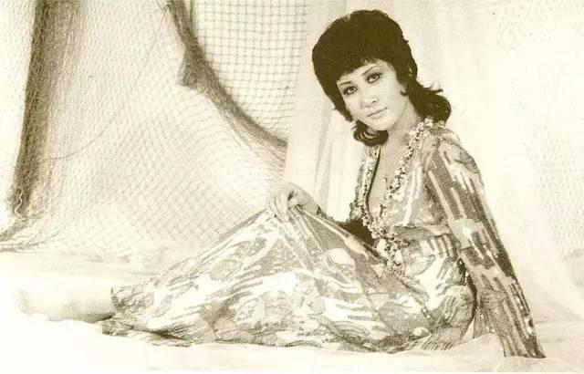 梦见螳螂什么寓意，梦见螳螂什么寓意呢（为什么李小龙的妻子在李小龙去世后）