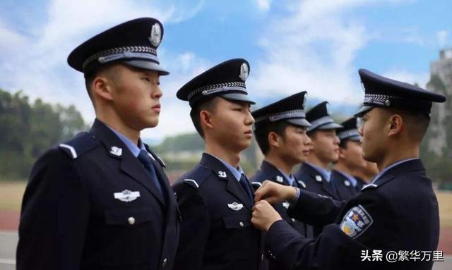 梦见好多警察有什么预兆 梦到好多警察是什么意思，梦见好多警察有什么预兆（称呼上最大的不同）