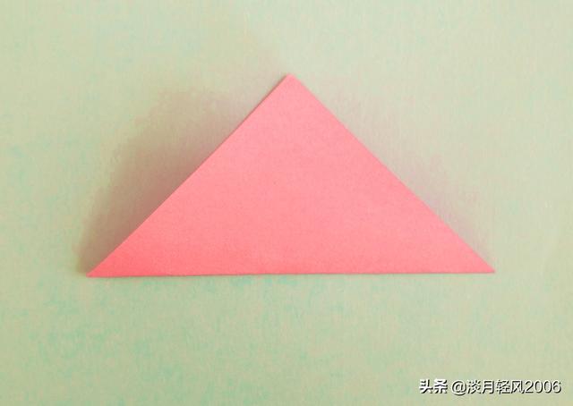 简单的剪纸手工，儿童简单手工剪纸教程（一张纸剪出一朵简单的花朵）