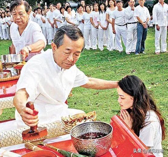 泰国白龙王被揭穿（自称自己13岁开天眼）