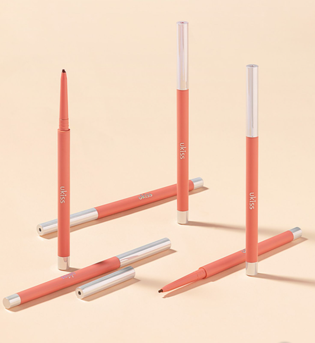 眼线笔怎么削，眼线笔怎么画初学者（眼线画对，眼睛放大2倍）