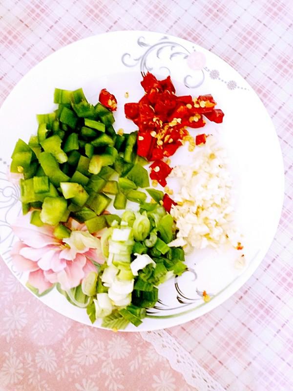 鱿鱼属于鱼类吗，鱿鱼是鱼类吗（“它”叫鱼却不是鱼）