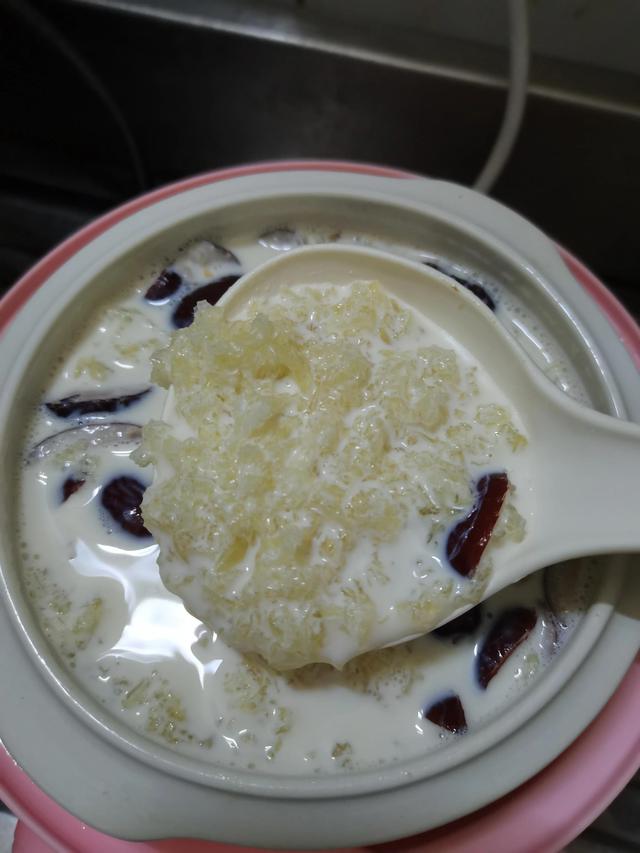 做燕窝丝窍门，燕窝丝做法教程视频（牛奶炖燕窝丝）