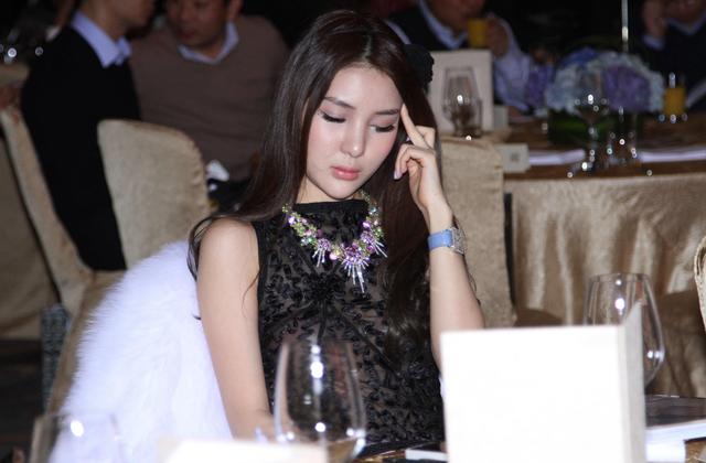 郭美美事件是怎么回事，郭美美事件始末（“炫富网红鼻祖”郭美美的堕落史）