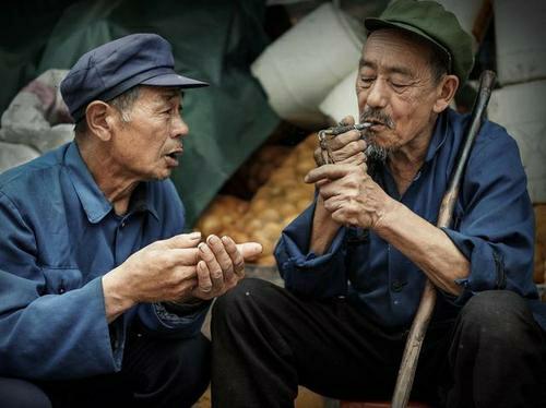 贫嘴是什么意思，一个不贫有精神”究竟是啥意思呢