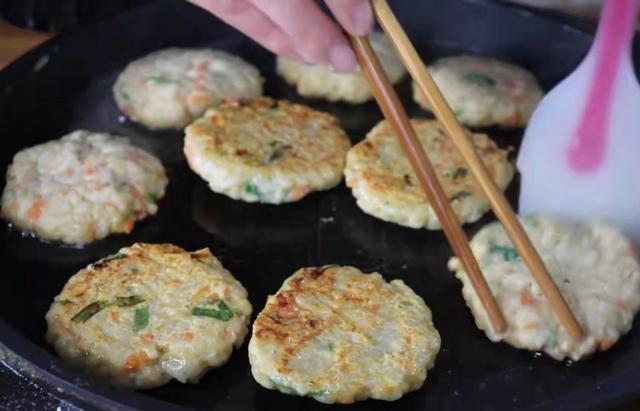 剩饭的做法家常窍门，剩饭怎么做才好吃图解（我家剩饭从不直接吃）