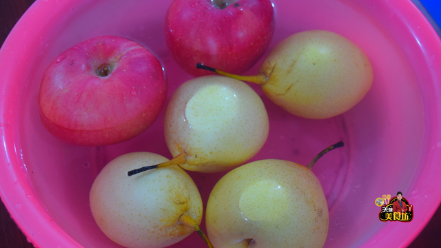 如何熬梨汤止咳化痰窍门，化痰止咳梨汤做法（润肺止咳化痰的苹果雪梨汤）