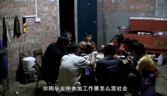 梦想总是遥不可及是哪首歌歌词，梦想遥不可及的歌词（625分考入中国政法大学）