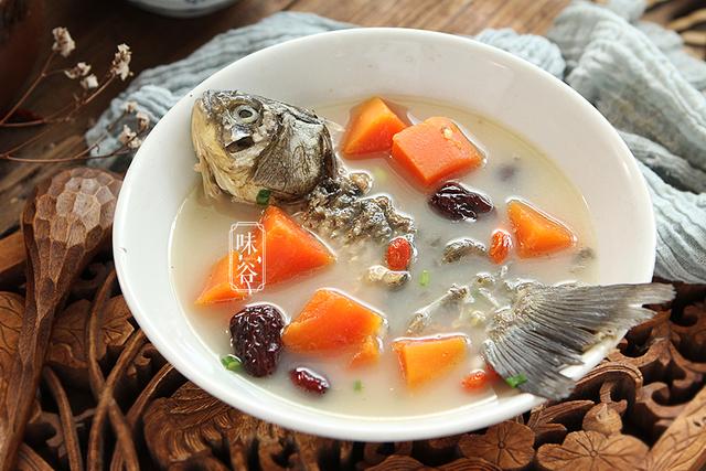 木瓜猪骨汤的做法，木瓜猪骨汤的做法视频（秋天皮肤易干燥）