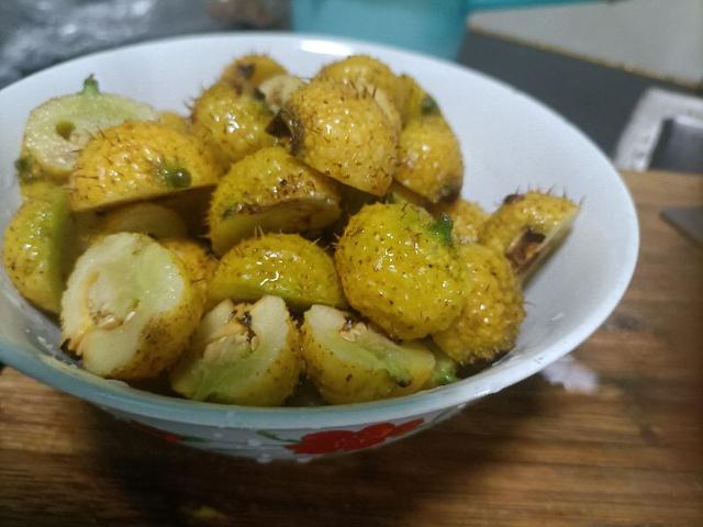 干刺梨泡水一次泡几粒，刺梨干怎么泡水（刺梨酒教程）