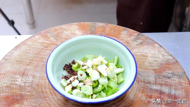 鸡胗子怎么做好吃，鸡胗子怎么做才更好吃（照着步骤就行）