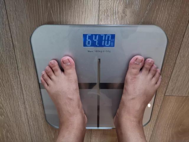 驼毛被子的优缺点，驼绒好还是羽绒被好_驼绒和羽绒被哪个好（五种常见材质被芯全方位对比）