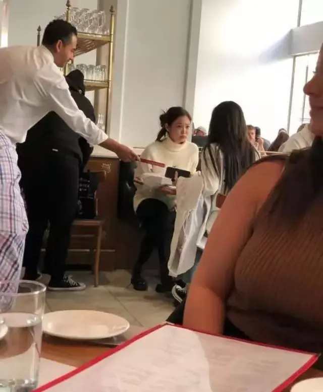 女团成员开场介绍，宝藏女团的魅力尽头在哪里