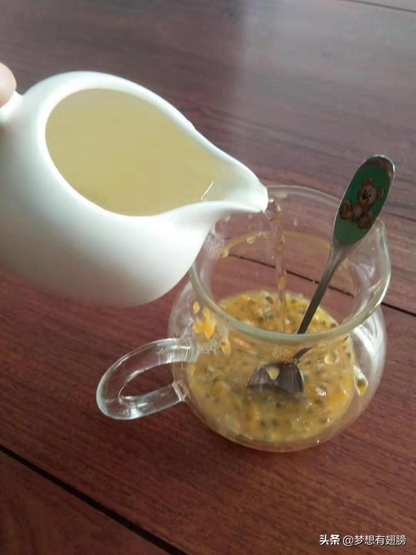 百香果怎么泡水喝，百香果怎么泡水喝步骤（教你自制消暑清凉茶）