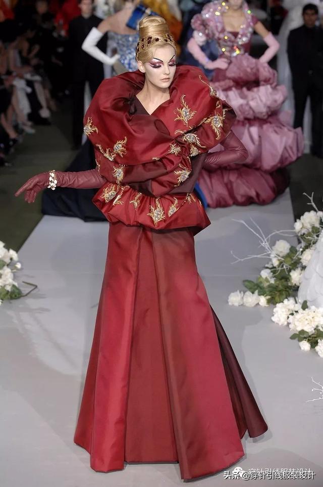迪奥经典之作服装图，<迪奥>2007秋冬高定系列