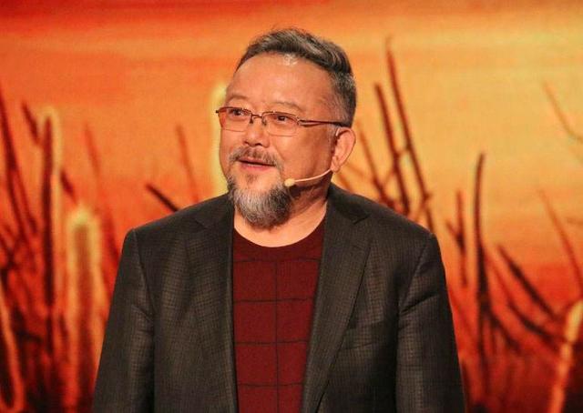 和珅扮演者是谁，和珅的扮演者（演了300多集的和珅）