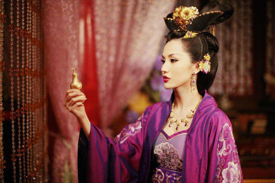 亡国公主因绝世美貌引狼入室,隋炀帝为了她弑父夺位