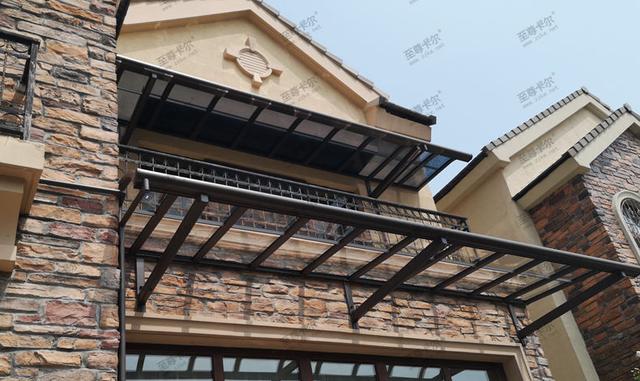 窗户遮阳棚雨棚，窗户遮阳棚雨棚安装（窗棚真的有必要装吗）