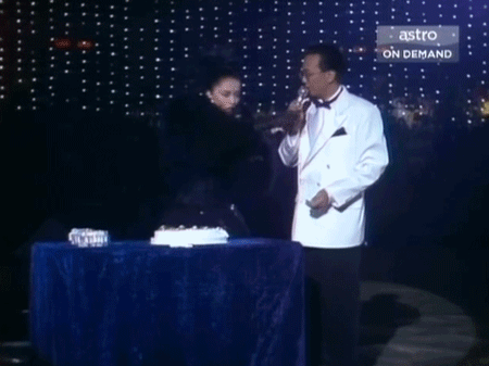 许志安 - 烈焰红唇歌词是什么，许志安老婆郑秀文（求求别再吹这位大女主了）