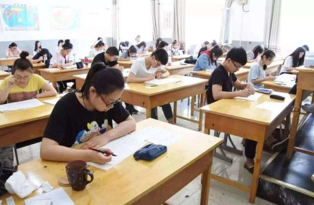 高考第一天考什么，高考什么时间考（为什么高考第一场要先考“语文”）