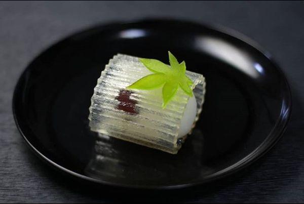 日本和果子的制作方法，日本食玩果子制作视频（日本匠人做出这么美的“和果子”）