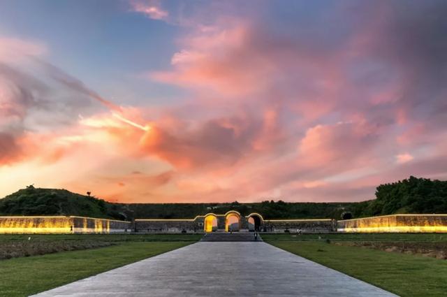故宫是哪个朝代建的，朝代顺序排列（这里的紫禁城更大，为何没建成）