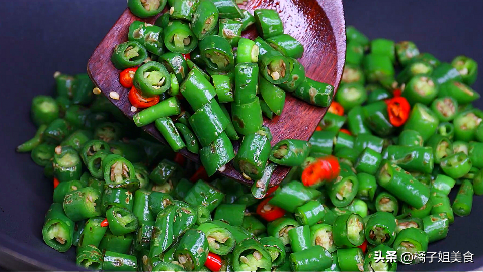 图片[3]-【辣椒炒鸡蛋】做法步骤图 炒的越老越好吃-起舞食谱网